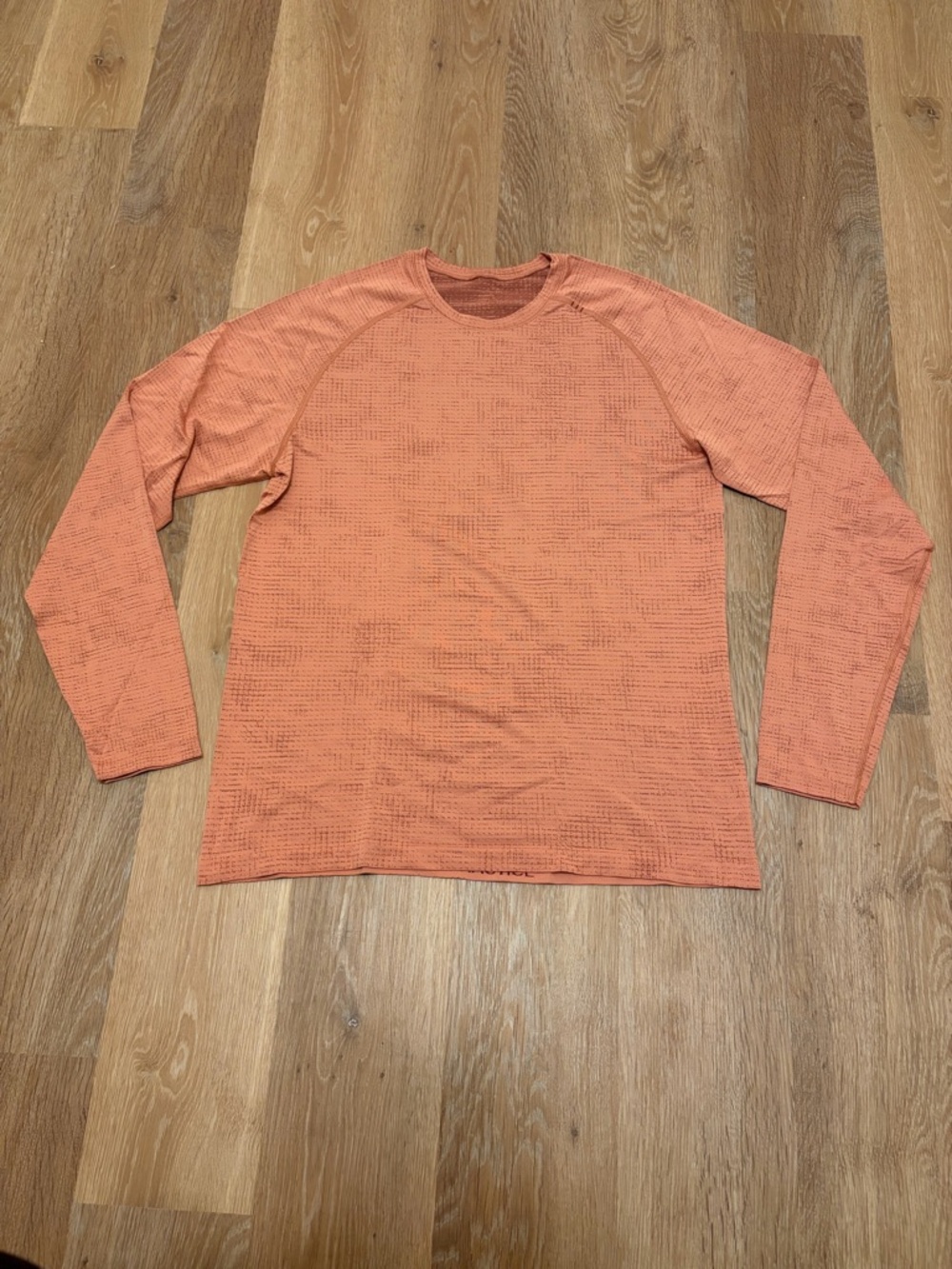 Lululemon Metal Vent Tech Long Sleeve Shirt 2.0 Coral Textured Orange Stretch L